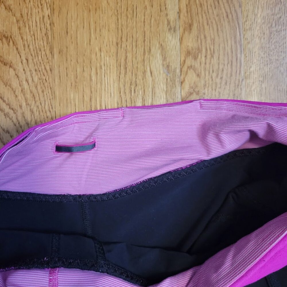 Lululemon Black Crop Leggings with Pink Waistband Size 8 - Picture 4 of 4